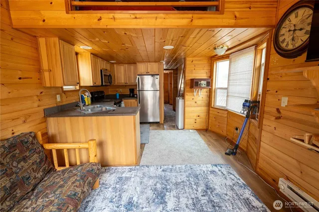 $1,395,000 | 385 Highway 153, Pateros, WA 98846