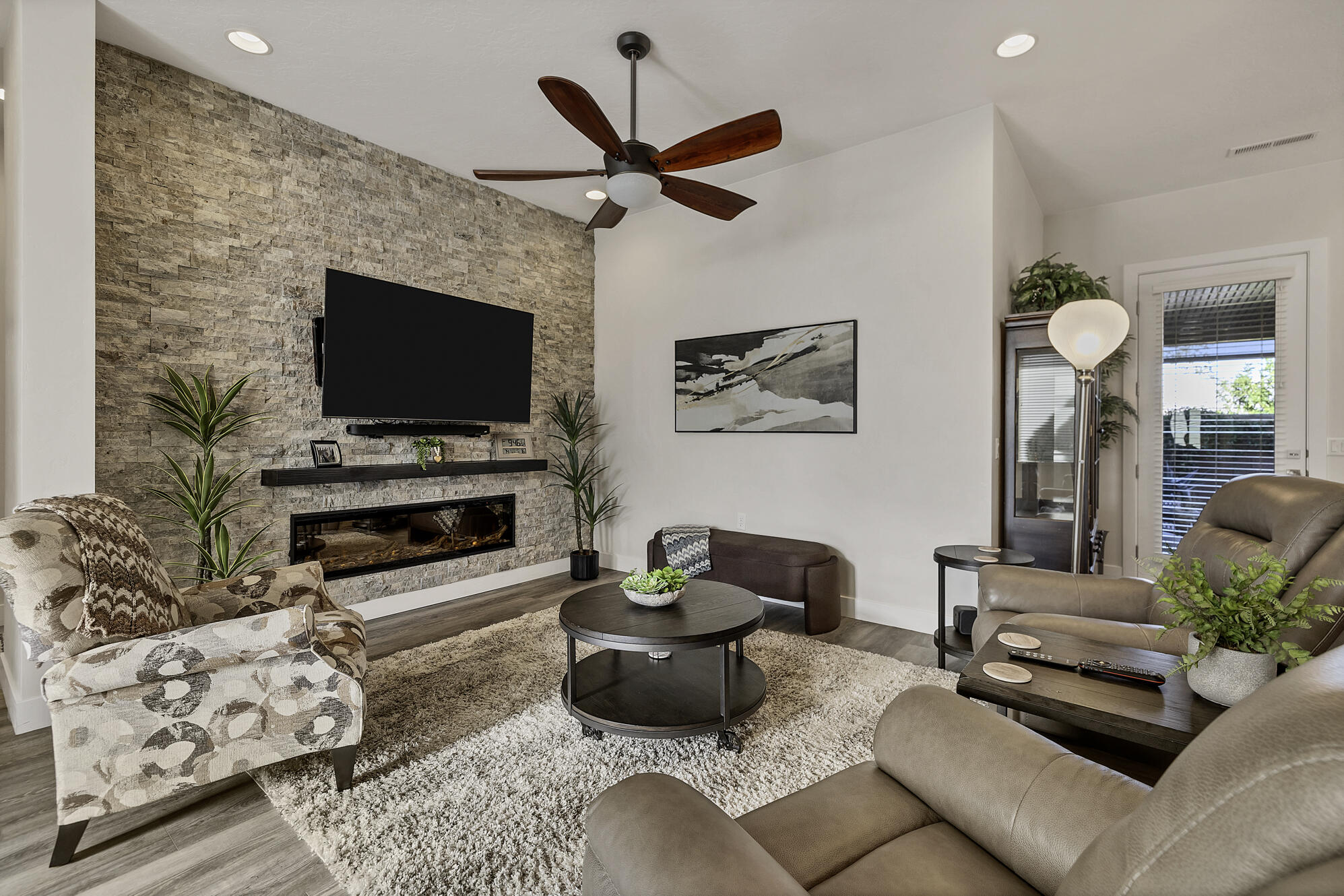 4610 Martin Circle St. George, UT 84790 - Photo 8 of 36 _B2A2205