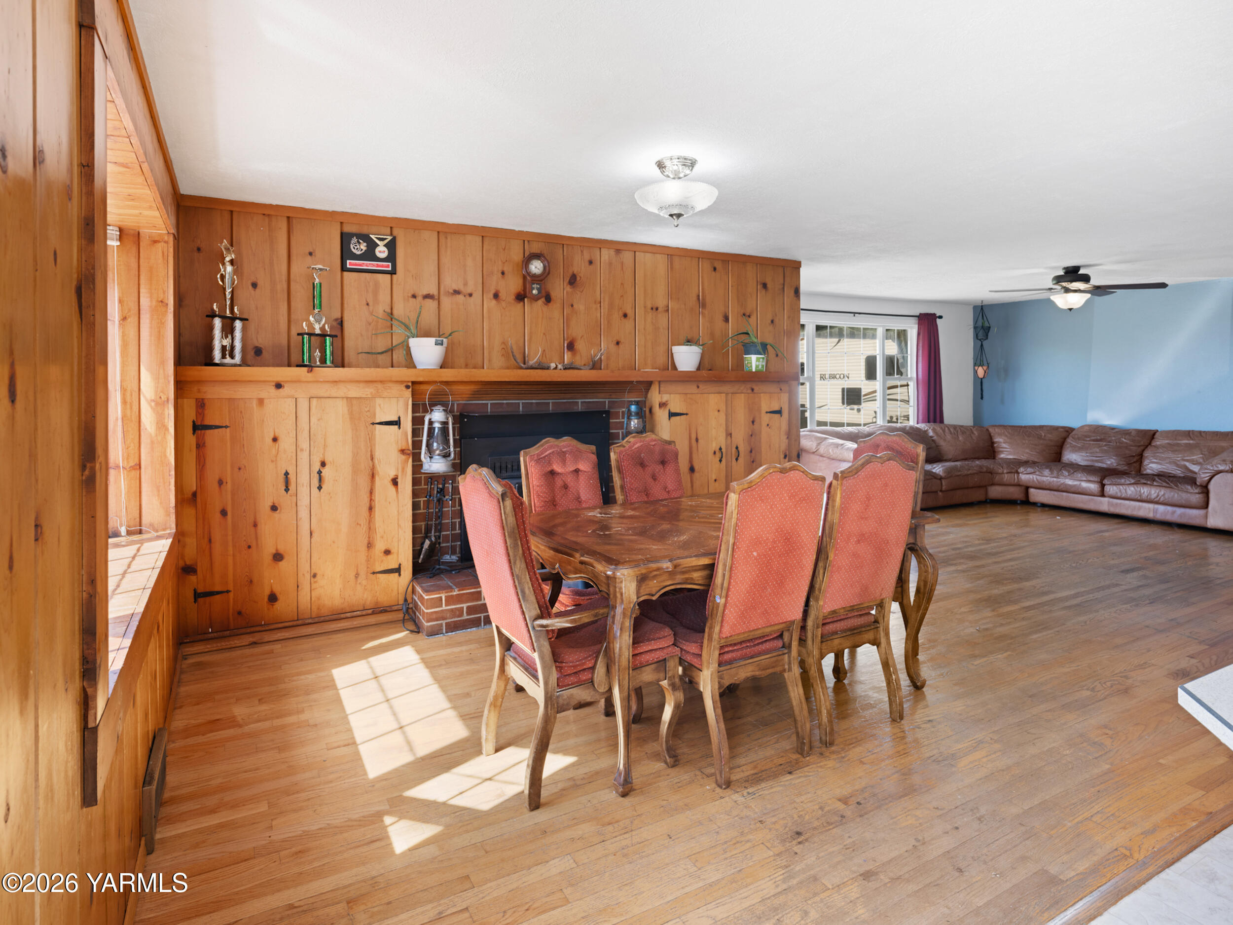 423 South 41st Street Yakima, WA 98901 - Photo 17 of 29 a dining room with furniture and wooden floor