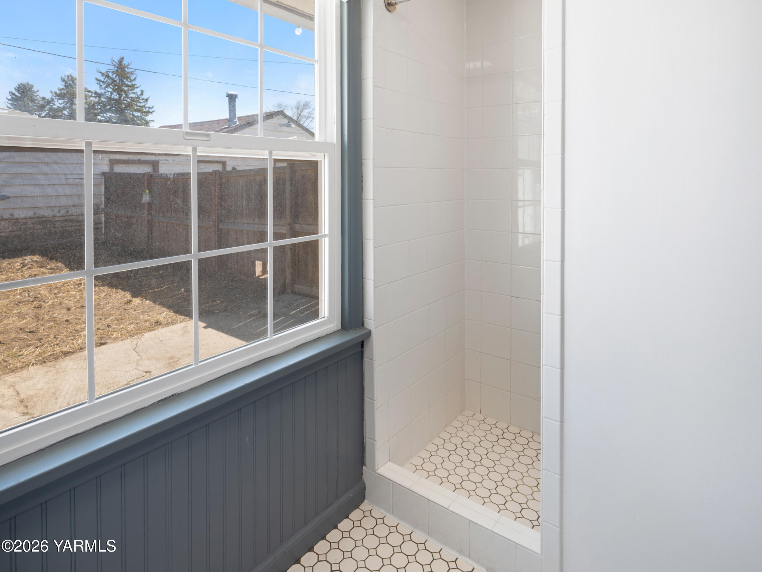 423 South 41st Street Yakima, WA 98901 - Photo 19 of 29 a view of a window