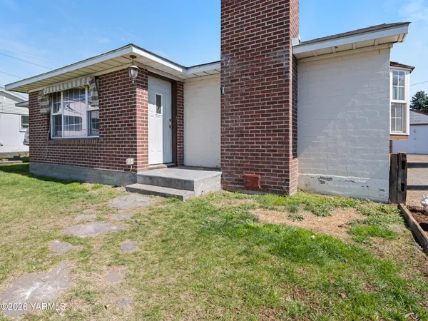 $345,000 | 423 South 41st Street, Yakima, WA 98901