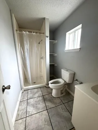 $725 | 7018 1/2 Avenue F, Unit 3, Houston, TX 77011
