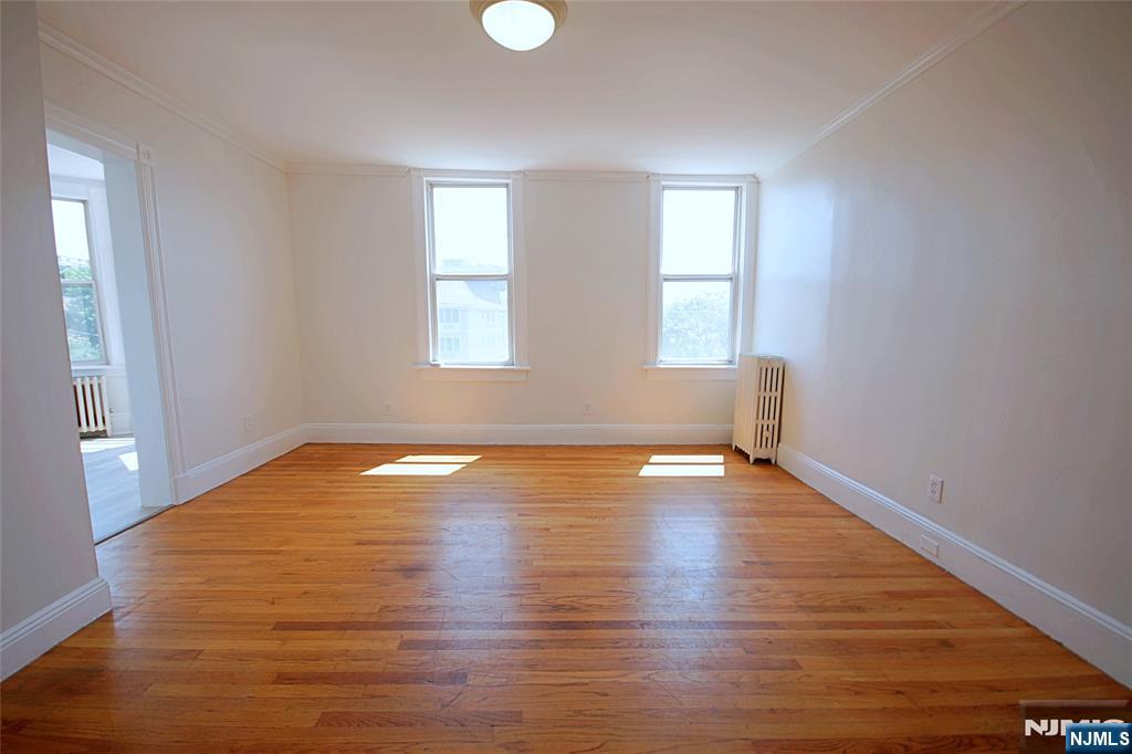 154 Undercliff Avenue, Unit 5 Edgewater, NJ 07020 - Photo 2 of 14