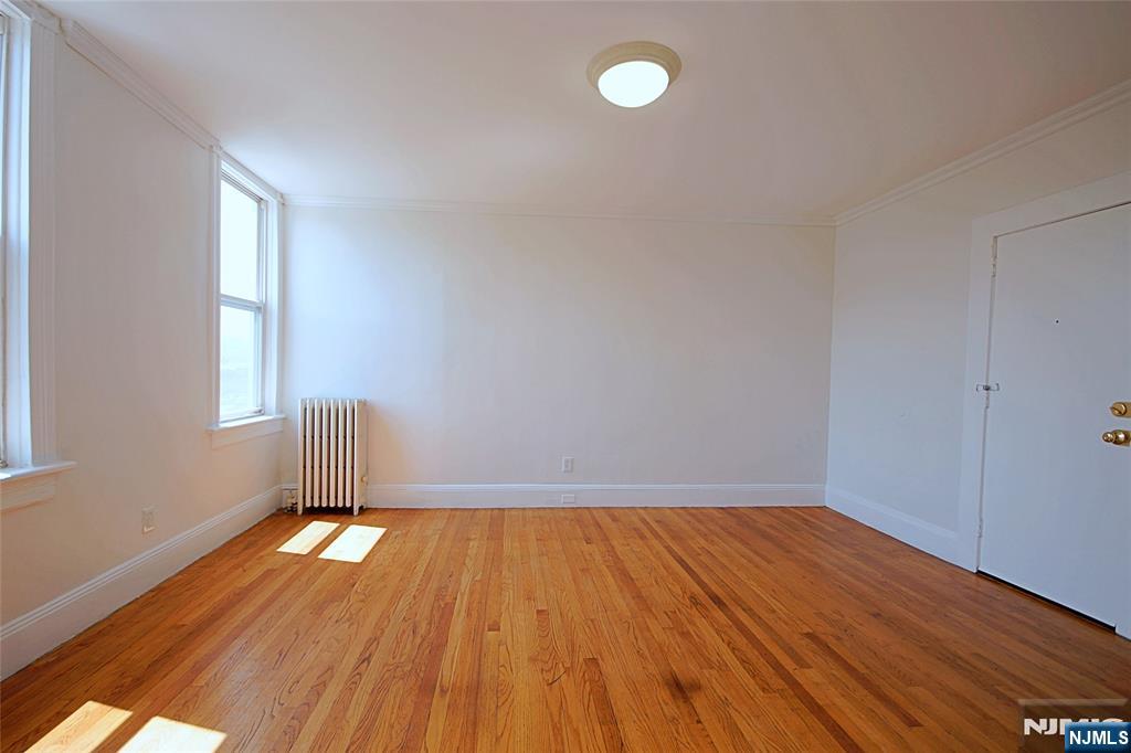 154 Undercliff Avenue, Unit 5 Edgewater, NJ 07020 - Photo 3 of 14