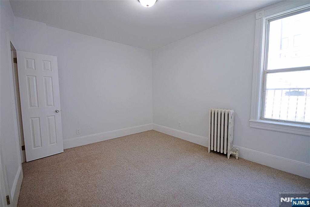 154 Undercliff Avenue, Unit 5 Edgewater, NJ 07020 - Photo 5 of 14