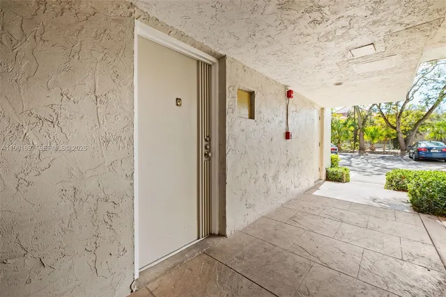 $284,995 | 6886 North Kendall Drive, Unit D102, Pinecrest, FL 33156