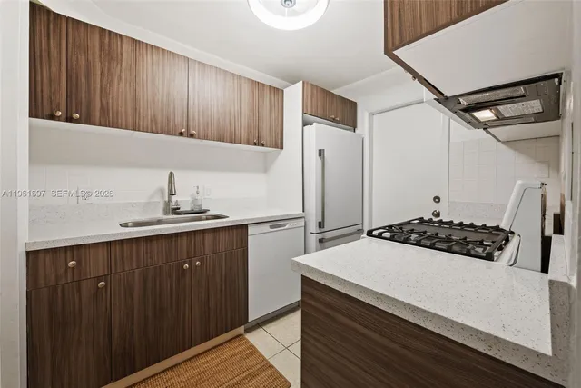 $284,995 | 6886 North Kendall Drive, Unit D102, Pinecrest, FL 33156