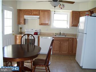 137 Minnetonka Road Somerdale, NJ 08083 - Photo 3 of 12 Kitchen