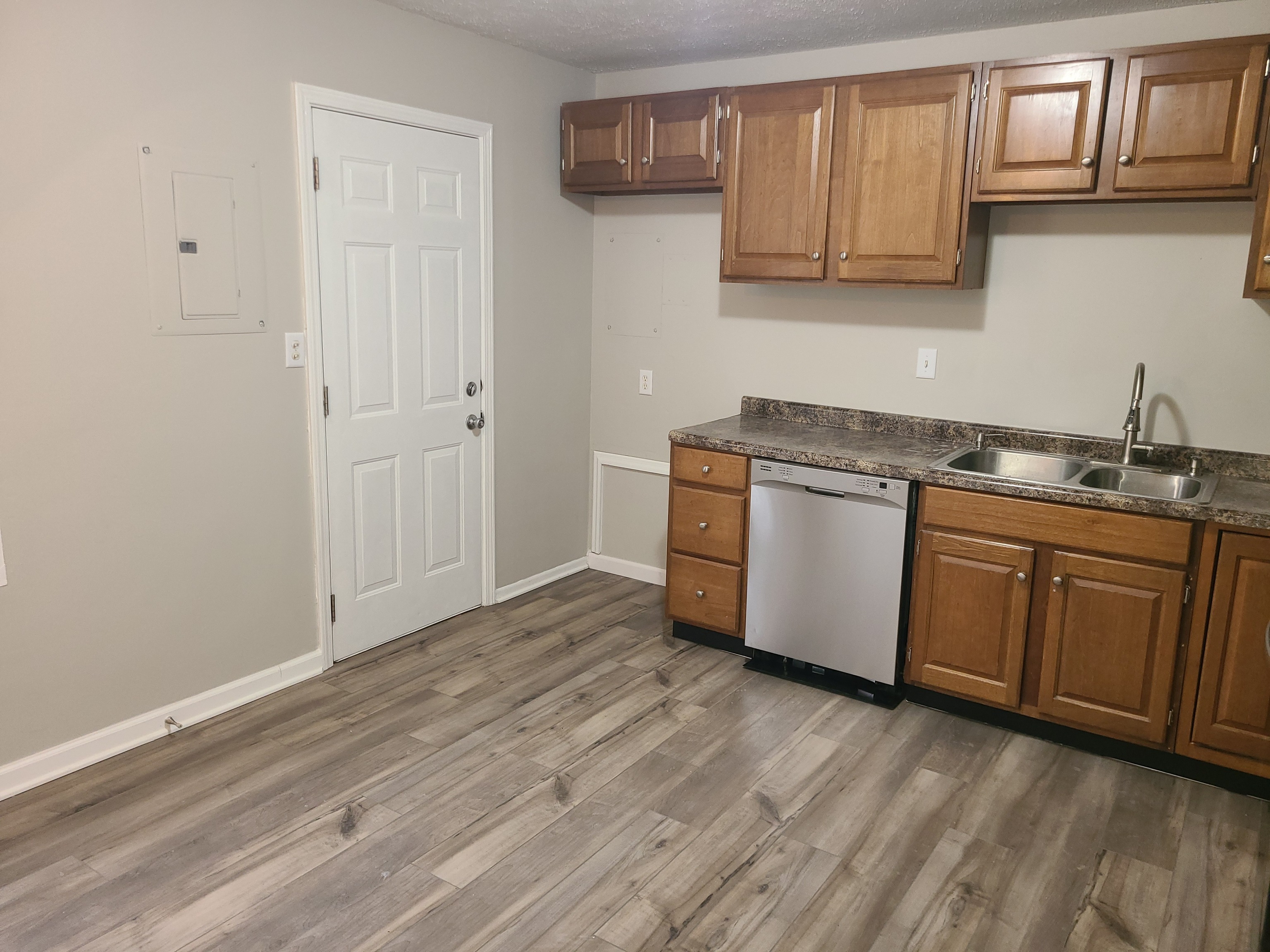 2526 Sickle Road Indianapolis, IN 46219 - Photo 3 of 23 Gallery Image 3