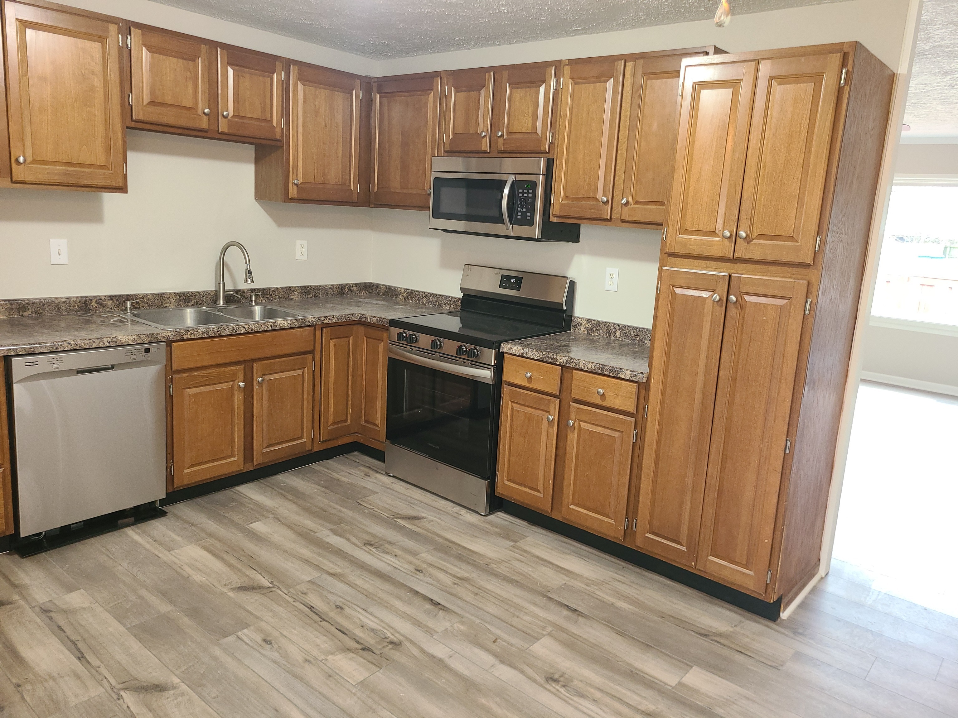 2526 Sickle Road Indianapolis, IN 46219 - Photo 4 of 23 Gallery Image 4