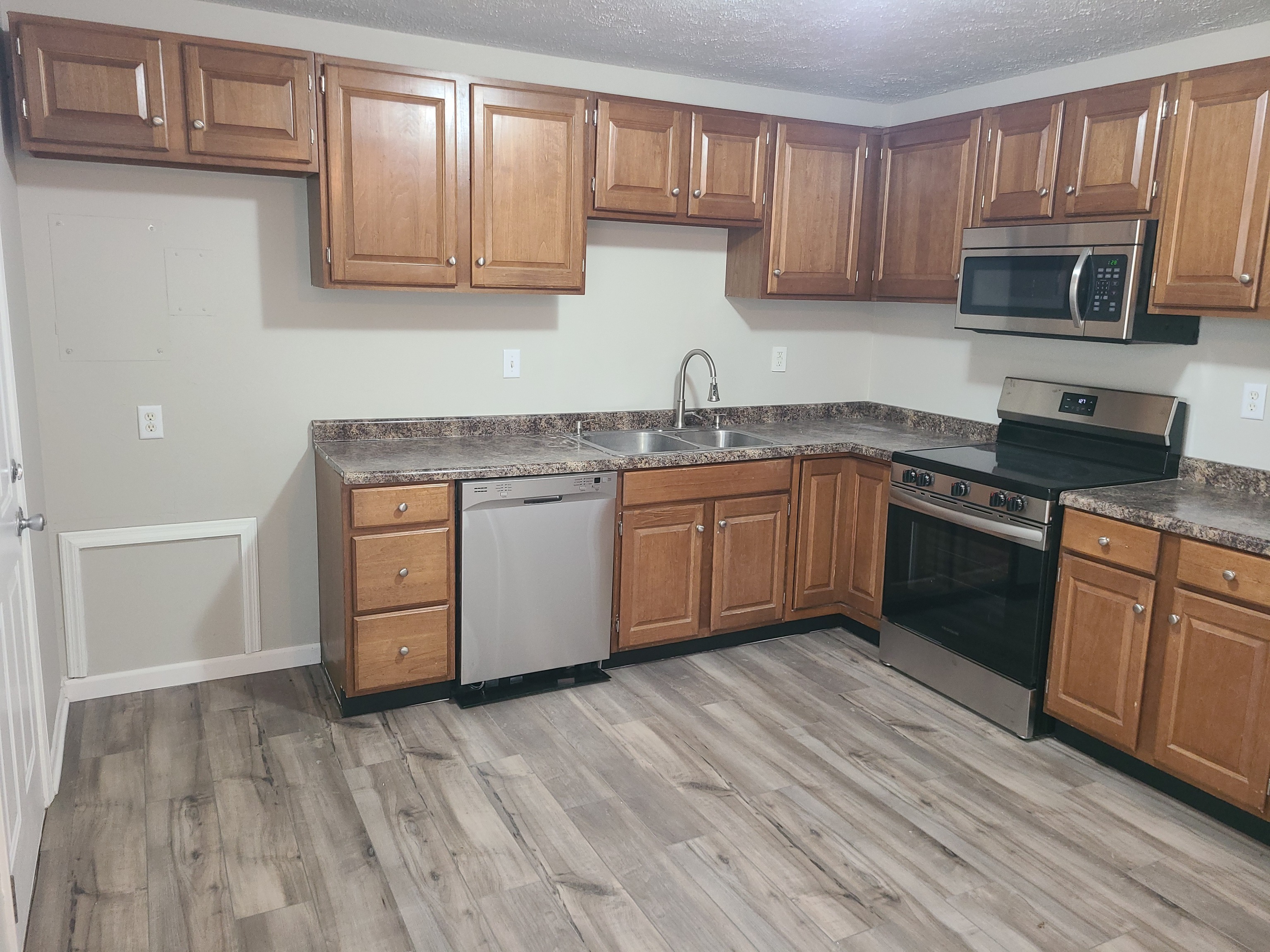 2526 Sickle Road Indianapolis, IN 46219 - Photo 6 of 23 Gallery Image 6