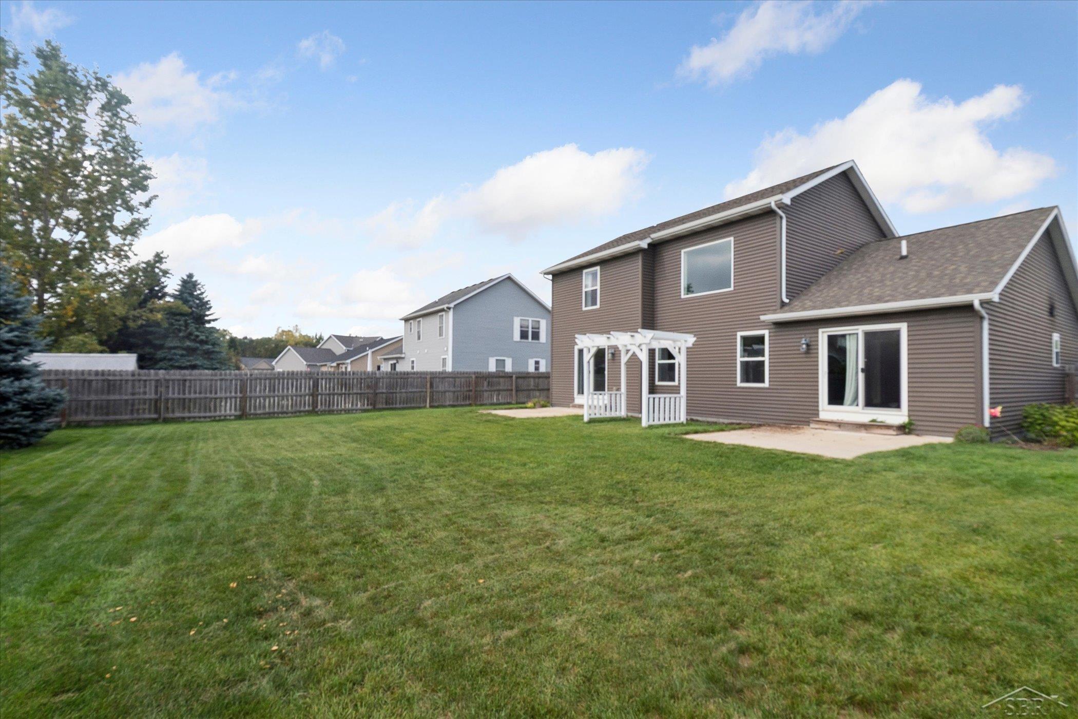 2011 Prairie Point Drive Auburn, MI 48611 - Photo 32 of 38 50190129-880ca234-19e7-47ef-9d55-badd552c77da.JPG