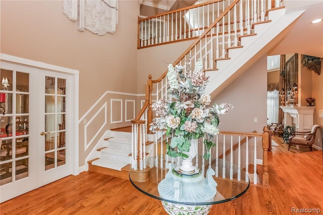 4815 Sheldon Road Rochester, MI 48306 - Photo 7 of 83 010-Foyer-3129667-medium.jpg