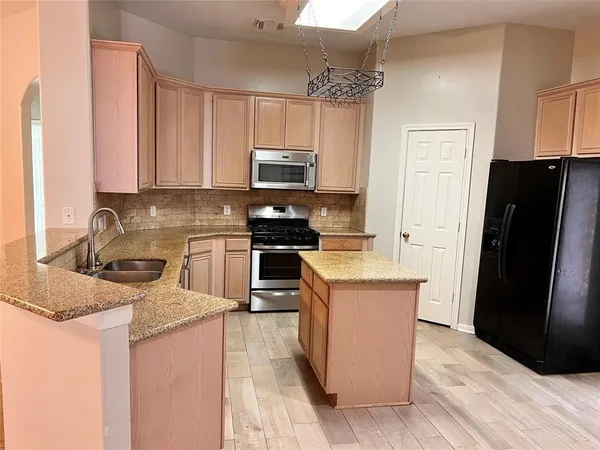 $1,900 | 3115 Candle Pond Lane, Spring, TX 77388