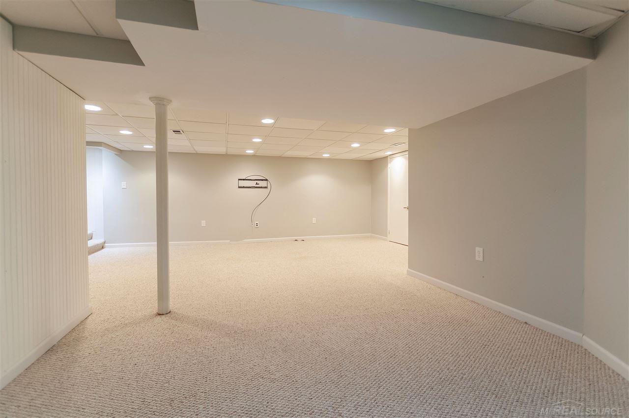 805 Canterbury Road Grosse Pointe Woods, MI 48236 - Photo 36 of 41