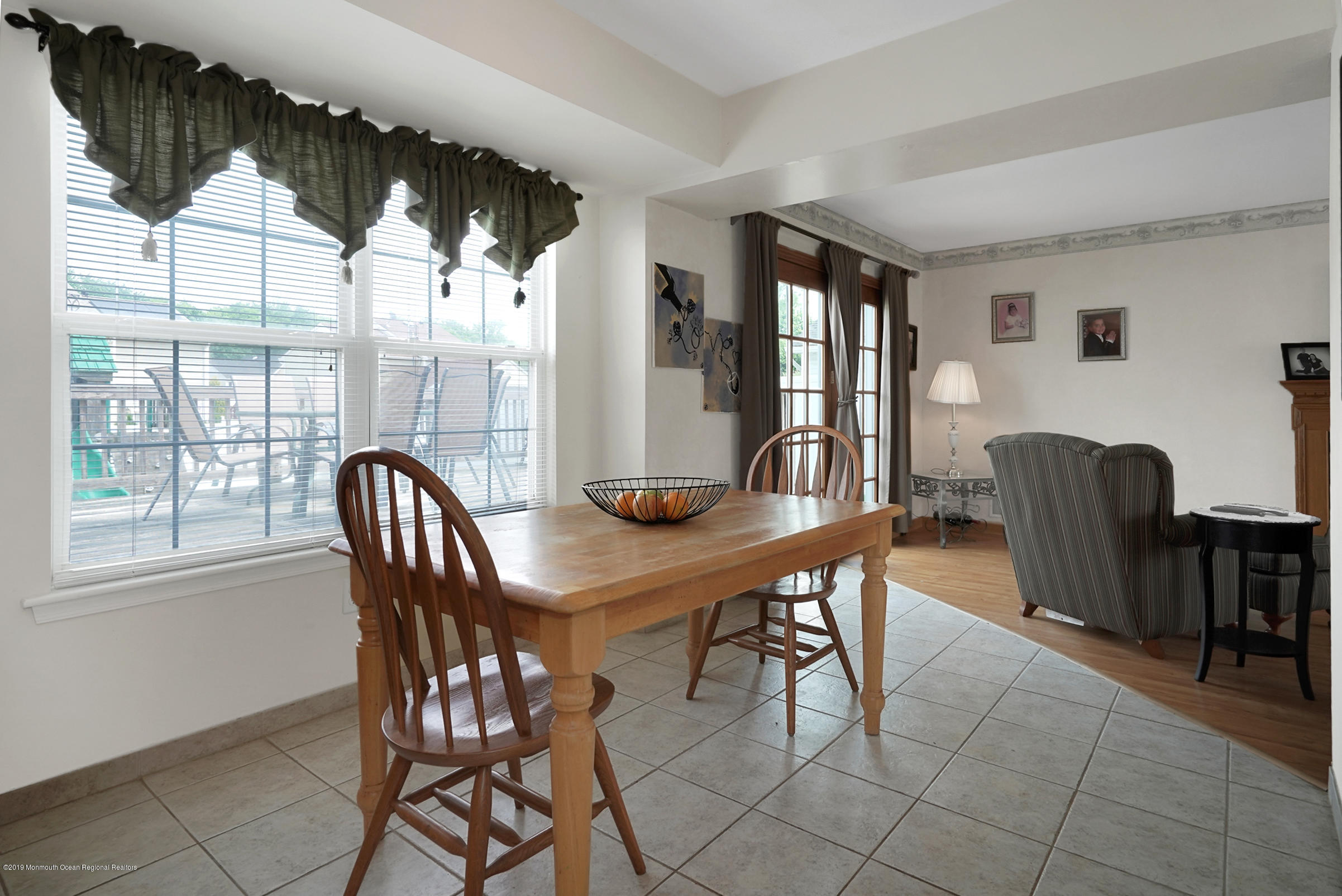 11 Shadow Ridge Court Howell, NJ 07731 - Photo 12 of 29 DSC02467