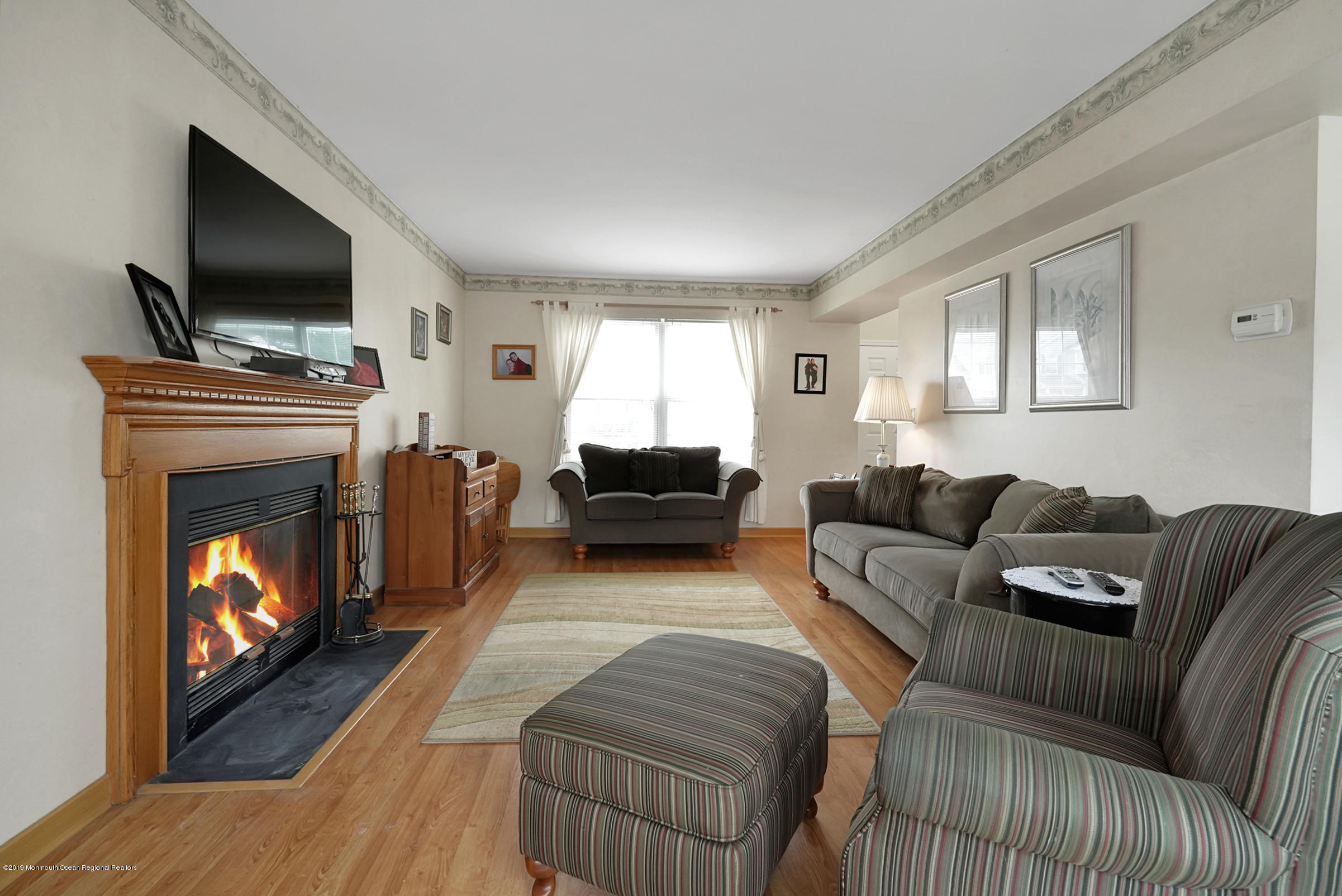 11 Shadow Ridge Court Howell, NJ 07731 - Photo 8 of 29 DSC02455