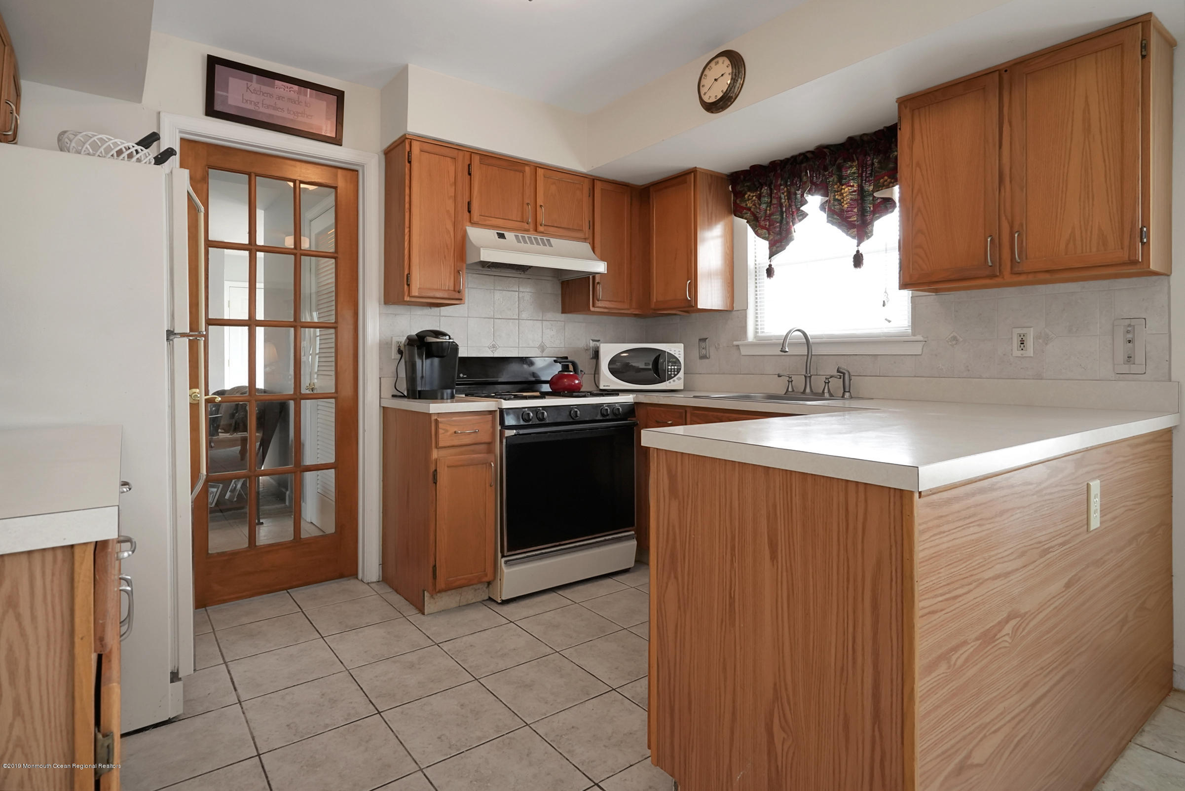 11 Shadow Ridge Court Howell, NJ 07731 - Photo 10 of 29 DSC02473