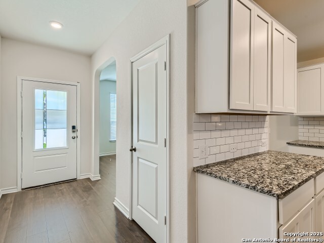 1725 Rocky Rise San Antonio, TX 78245 - Photo 4 of 32