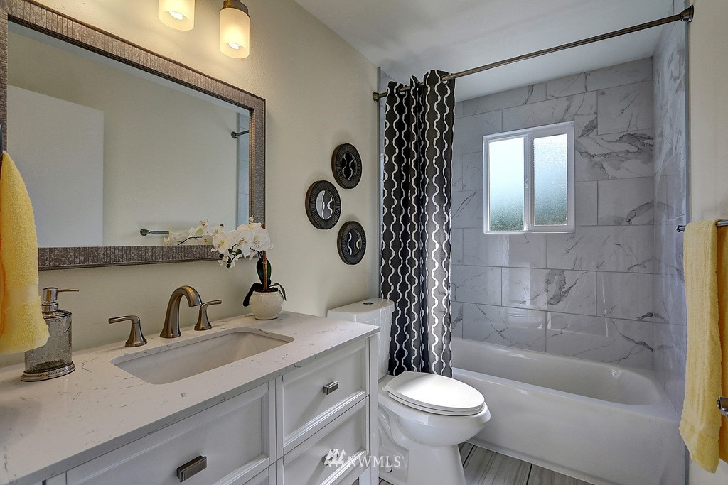 11605 Renton Avenue South Seattle, WA 98178 - Photo 11 of 20 Gallery Image 11