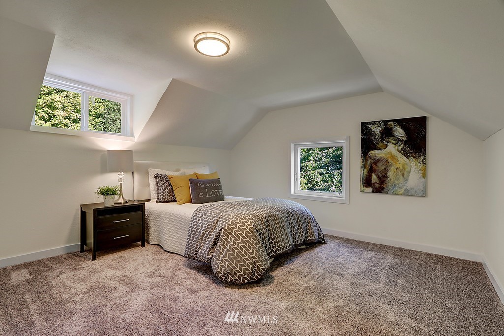 11605 Renton Avenue South Seattle, WA 98178 - Photo 8 of 20 Gallery Image 8