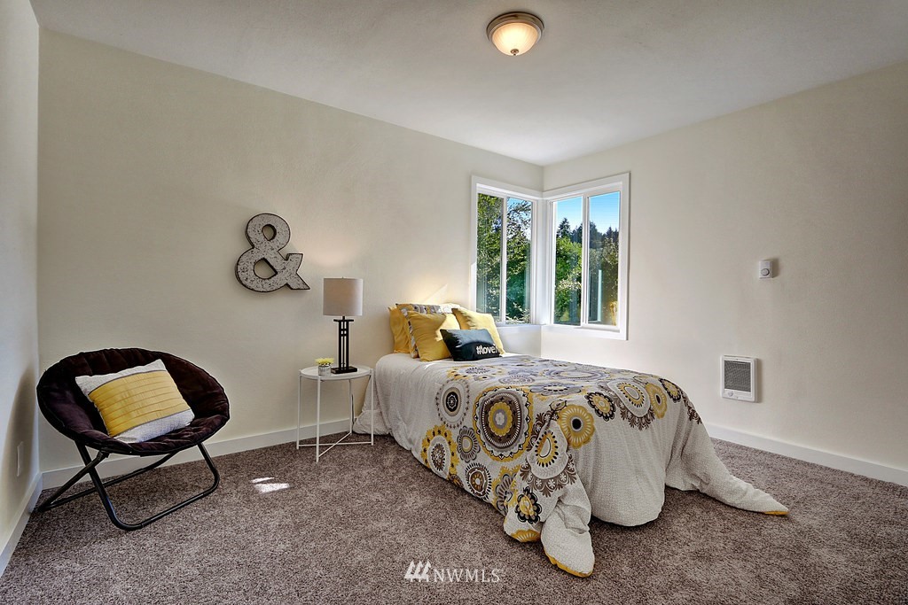 11605 Renton Avenue South Seattle, WA 98178 - Photo 10 of 20 Gallery Image 10