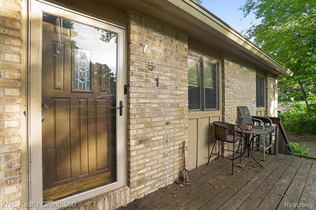 751 Maury Place Howell, MI 48843 - Photo 4 of 34