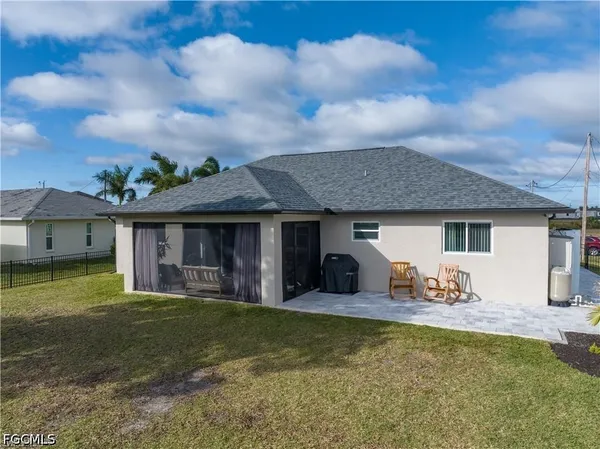 $2,300 | 231 Northwest 26th Avenue, Cape Coral, FL 33993