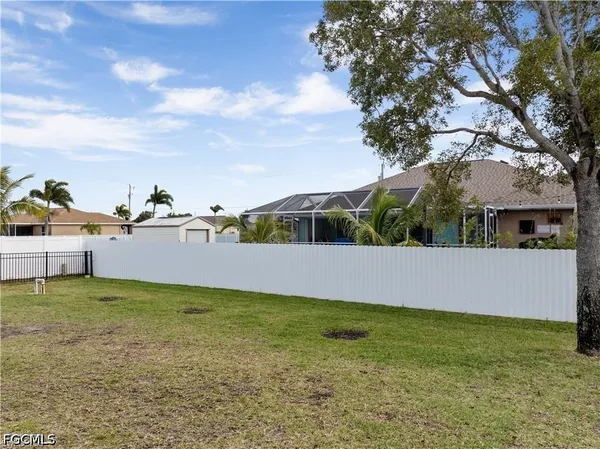 $2,300 | 231 Northwest 26th Avenue, Cape Coral, FL 33993