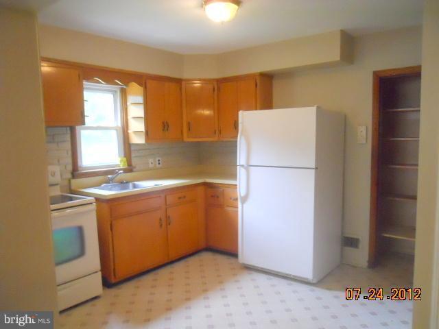 4209 Verdel Road Baltimore, MD 21236 - Photo 6 of 14 Kitchen