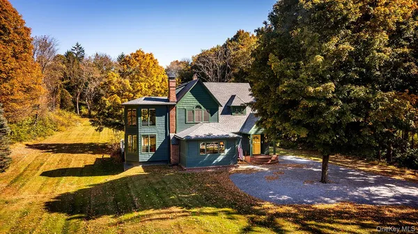 $899,000 | 48 Verbank Road, Millbrook, NY 12545