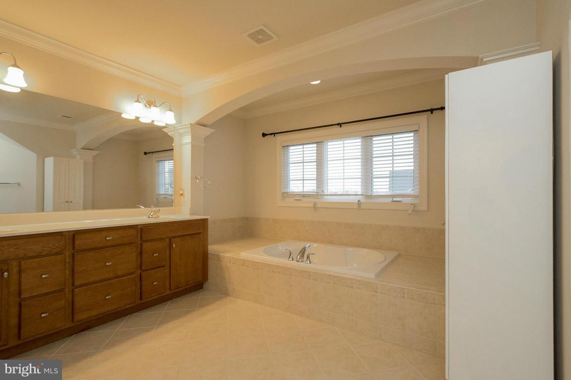 18479 Kerill Road Triangle, VA 22172 - Photo 15 of 30 Bath (Master)