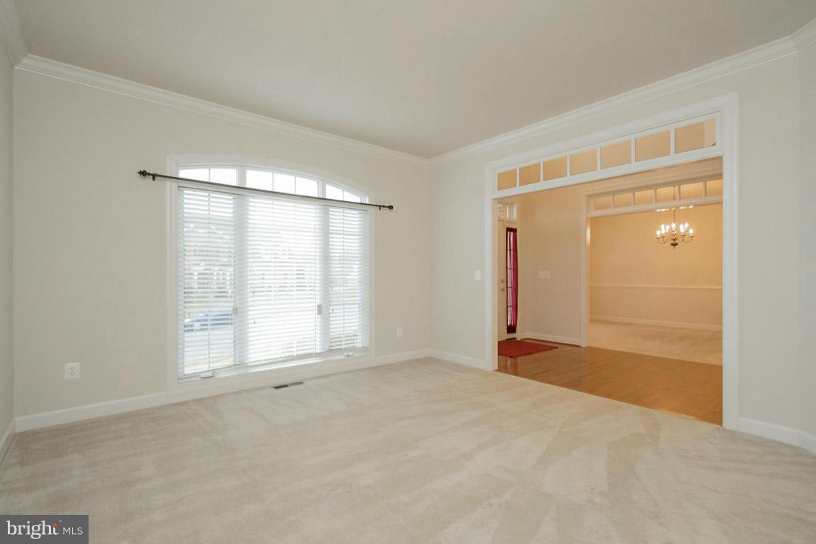 18479 Kerill Road Triangle, VA 22172 - Photo 3 of 30 Living Room