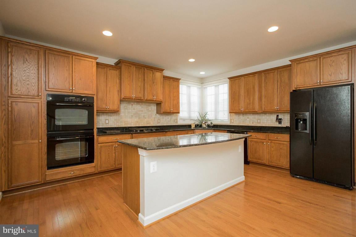 18479 Kerill Road Triangle, VA 22172 - Photo 8 of 30 Kitchen