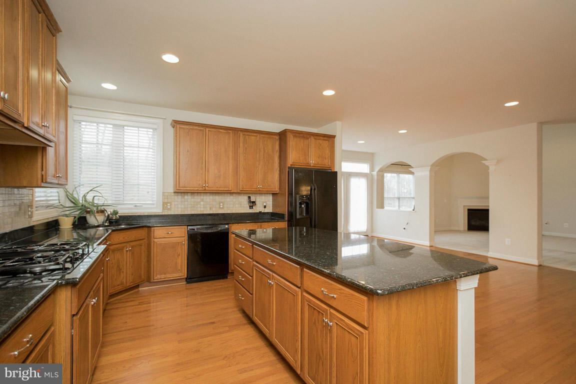 18479 Kerill Road Triangle, VA 22172 - Photo 9 of 30 Kitchen