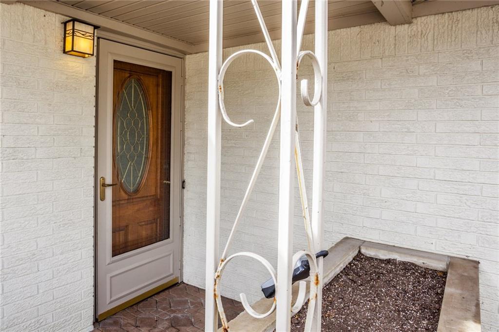5926 Wexford Road Indianapolis, IN 46220 - Photo 3 of 43 Gallery Image 3
