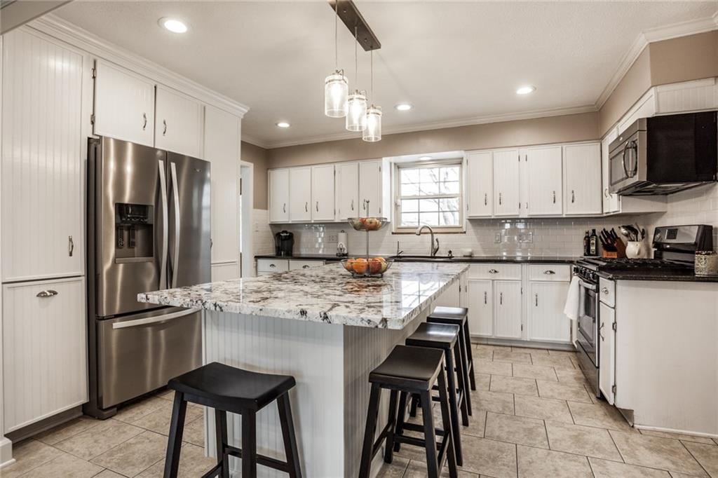 5926 Wexford Road Indianapolis, IN 46220 - Photo 5 of 43 Gallery Image 5