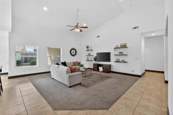 $514,000 | 7233 West San Carlos Avenue, Fresno, CA 93723