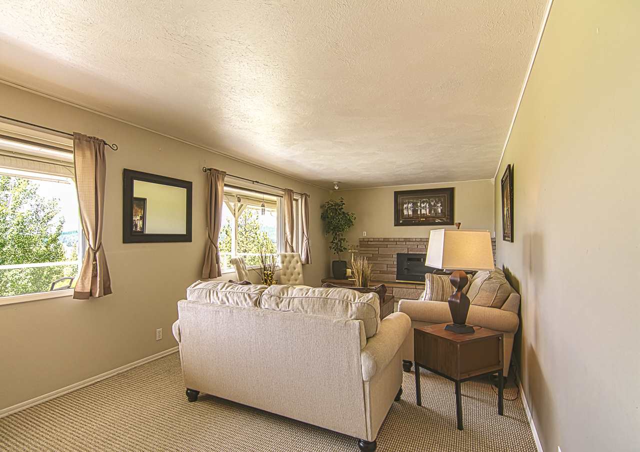 12212 East Heglar Road Mead, WA 99021 - Photo 4 of 20