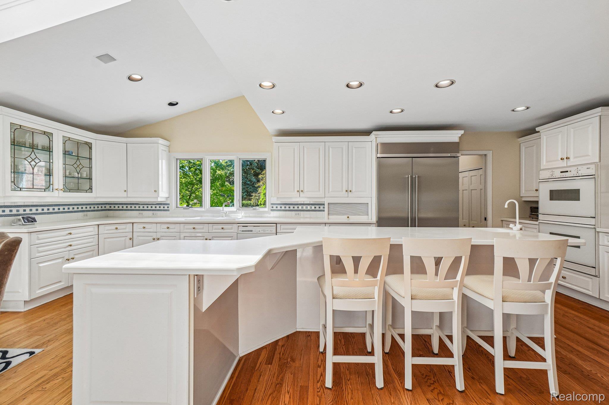 4523 Rivers Edge Drive Troy, MI 48098 - Photo 16 of 66 16-web-or-mls-Rivers Edge Dr-S0306-016.jpg
