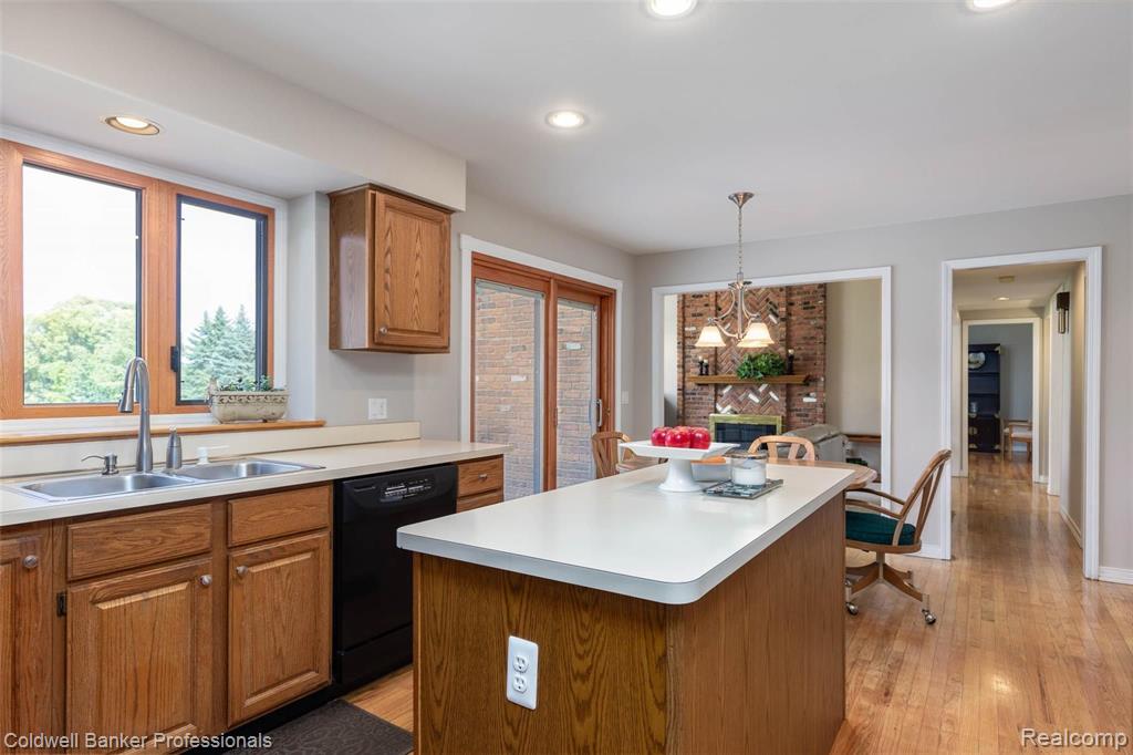 3472 Wedgewood Drive Rochester Hills, MI 48306 - Photo 18 of 46