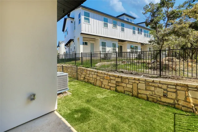 $2,280 | 12001 Vista Parke Drive, Unit 504, Austin, TX 78726