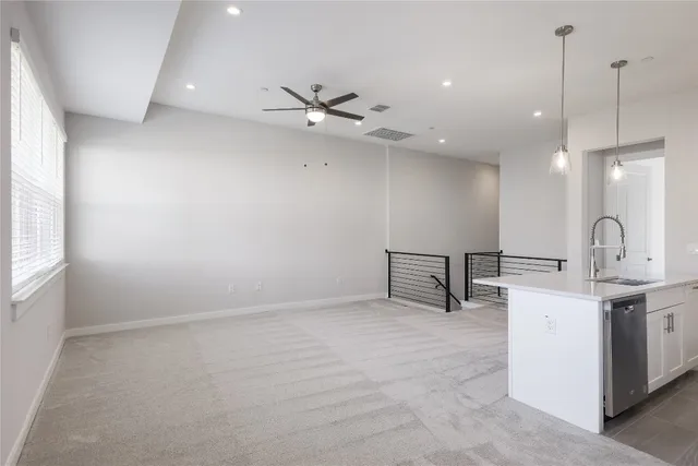 $2,280 | 12001 Vista Parke Drive, Unit 504, Austin, TX 78726