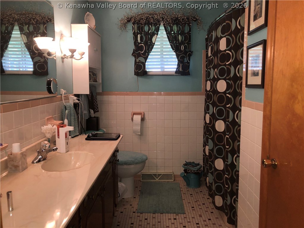 706 Hemlock Drive Elkview, WV 25071 - Photo 12 of 16 Gallery Image 12