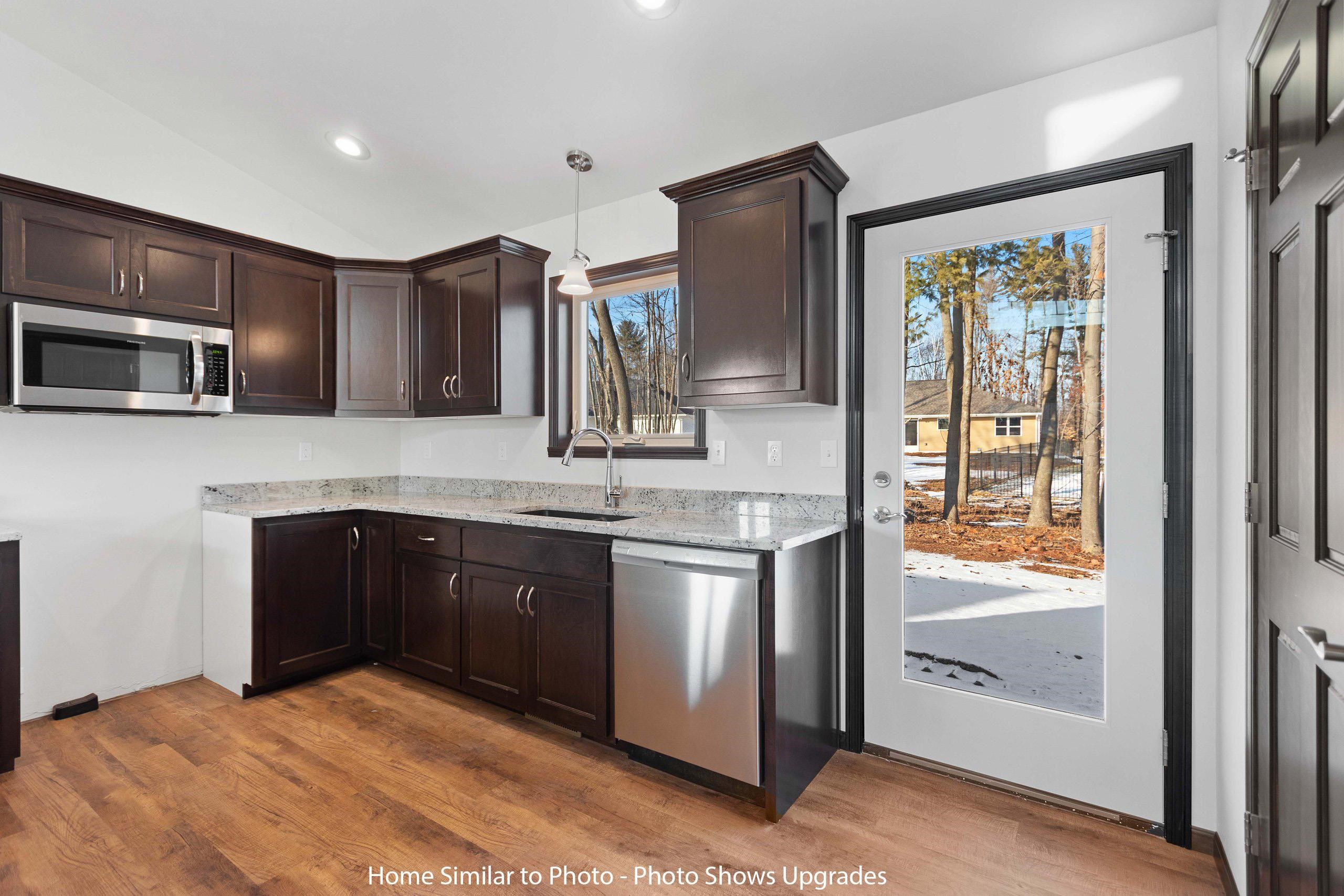 1926 Huffcutt Lane Waupaca, WI 54981 - Photo 8 of 22