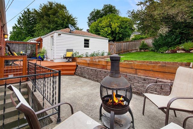 $770,000 | 3002 32nd Avenue West, Seattle, WA 98199