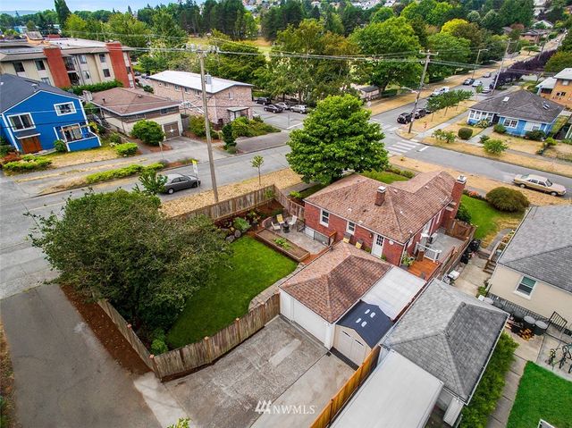 $770,000 | 3002 32nd Avenue West, Seattle, WA 98199