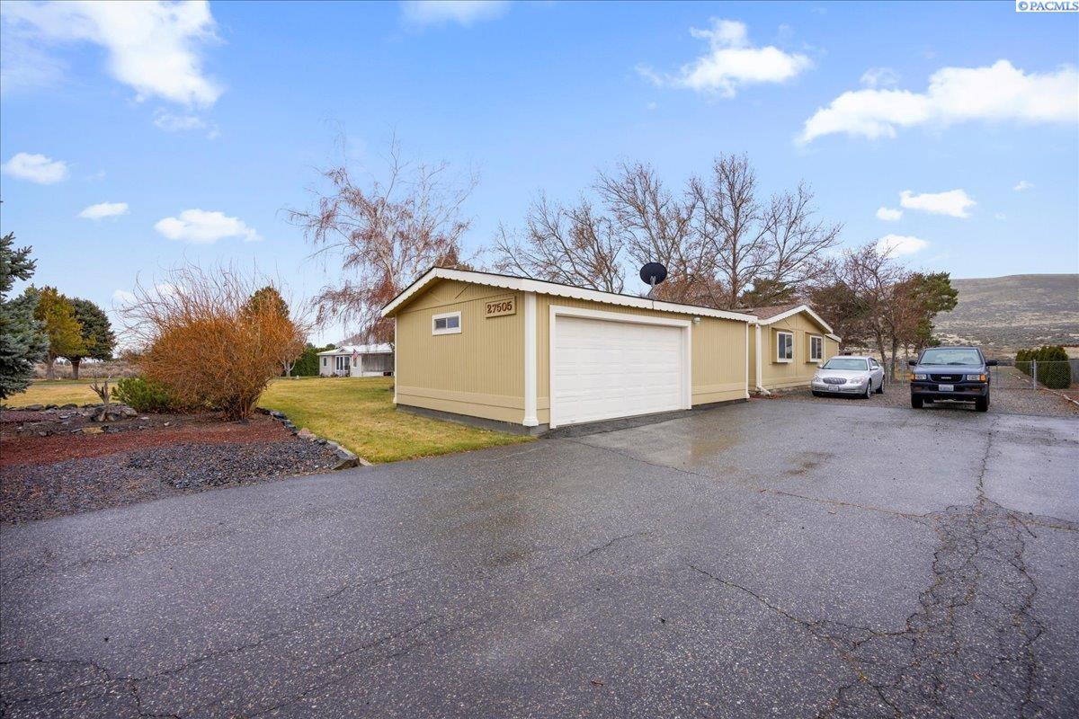 27505 East Ruppert Road Benton City, WA 99320 - Photo 1 of 27 Gallery Image 1