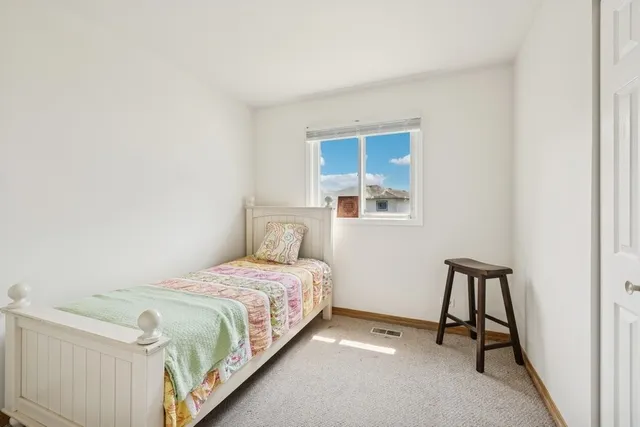 $329,000 | 717 North Lakeside Drive, Vernon Hills, IL 60061