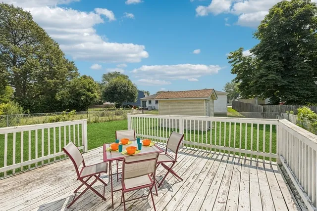 $329,000 | 717 North Lakeside Drive, Vernon Hills, IL 60061